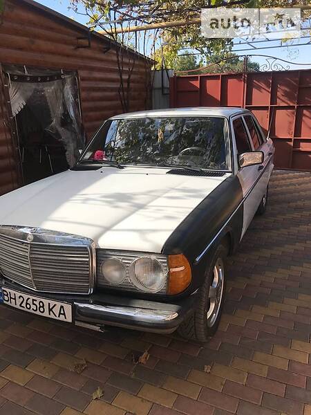 Седан Mercedes-Benz 230 Pullman 1982 в Одессе