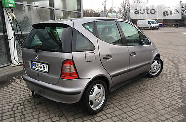 Хетчбек Mercedes-Benz A-Class 2000 в 