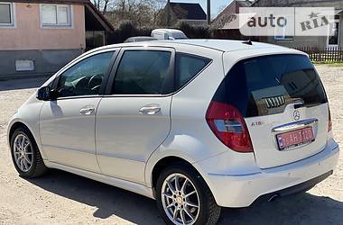 Хетчбек Mercedes-Benz A-Class 2011 в 