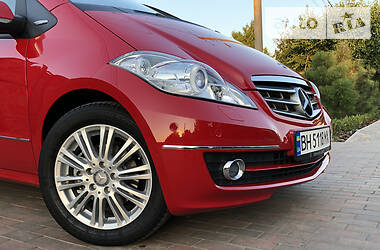Хетчбек Mercedes-Benz A-Class 2010 в 