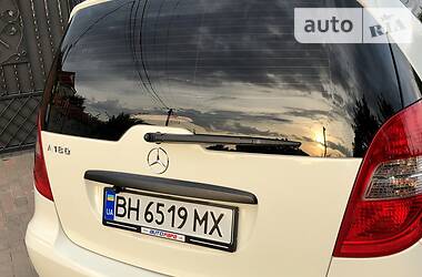 Хетчбек Mercedes-Benz A-Class 2012 в 