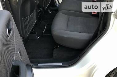 Хетчбек Mercedes-Benz A-Class 2012 в 