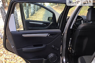 Хэтчбек Mercedes-Benz A-Class 2011 в 