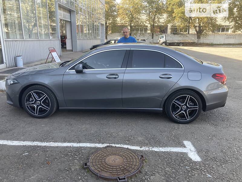 Седан Mercedes-Benz A-Class 2019 в Киеве