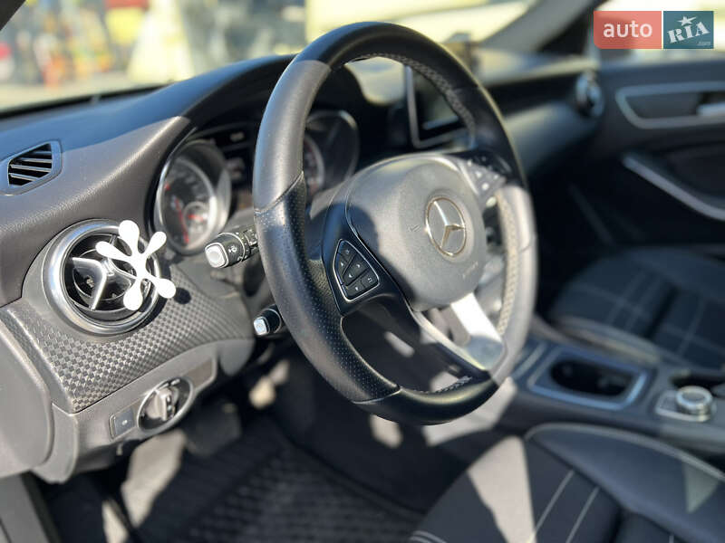 Хэтчбек Mercedes-Benz A-Class 2016 в Берегово