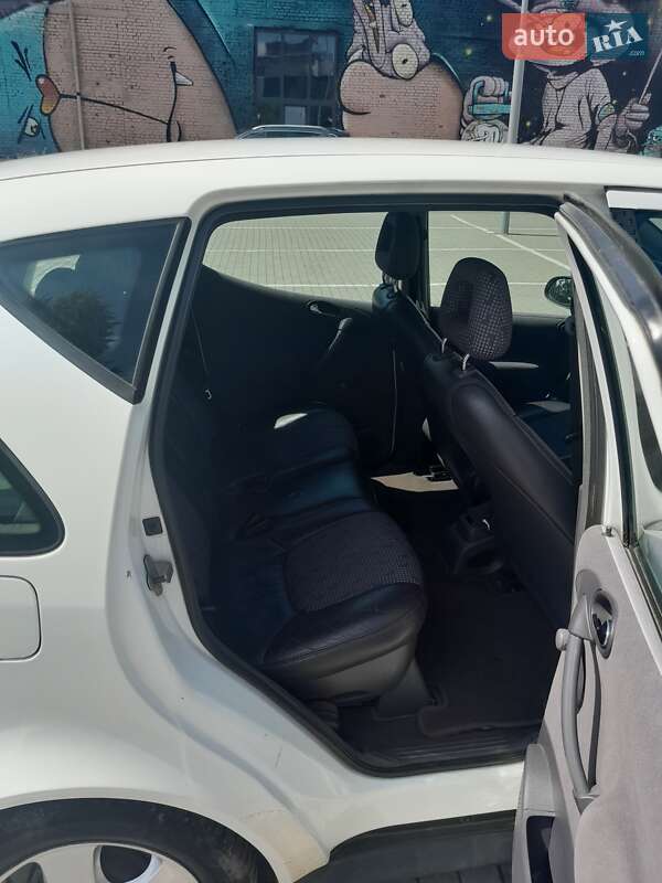 Хэтчбек Mercedes-Benz A-Class 1999 в Луцке фото 11 Хэтчбек Mercedes-Benz A-Class 1999 в Луцке