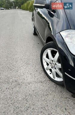 Хэтчбек Mercedes-Benz A-Class 2011 в 