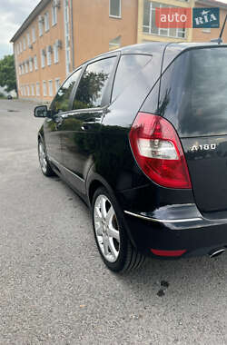 Хэтчбек Mercedes-Benz A-Class 2011 в 