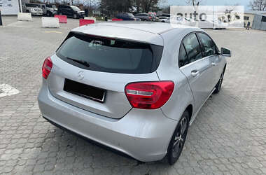 Хетчбек Mercedes-Benz A-Class 2015 в 