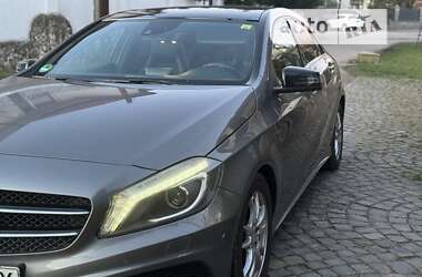 Хэтчбек Mercedes-Benz A-Class 2012 в 