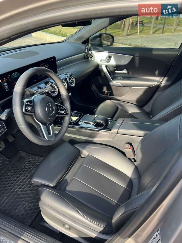 Седан Mercedes-Benz A-Class 2019 в Киеве