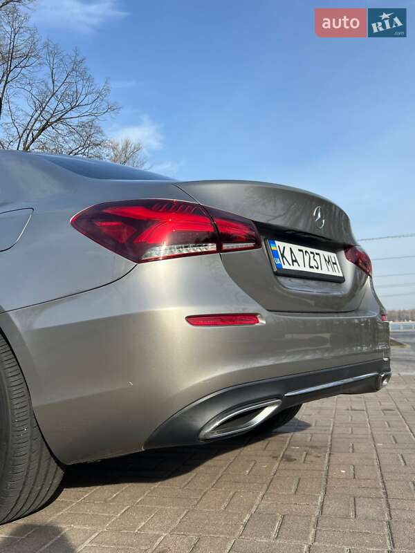Седан Mercedes-Benz A-Class 2019 в Киеве