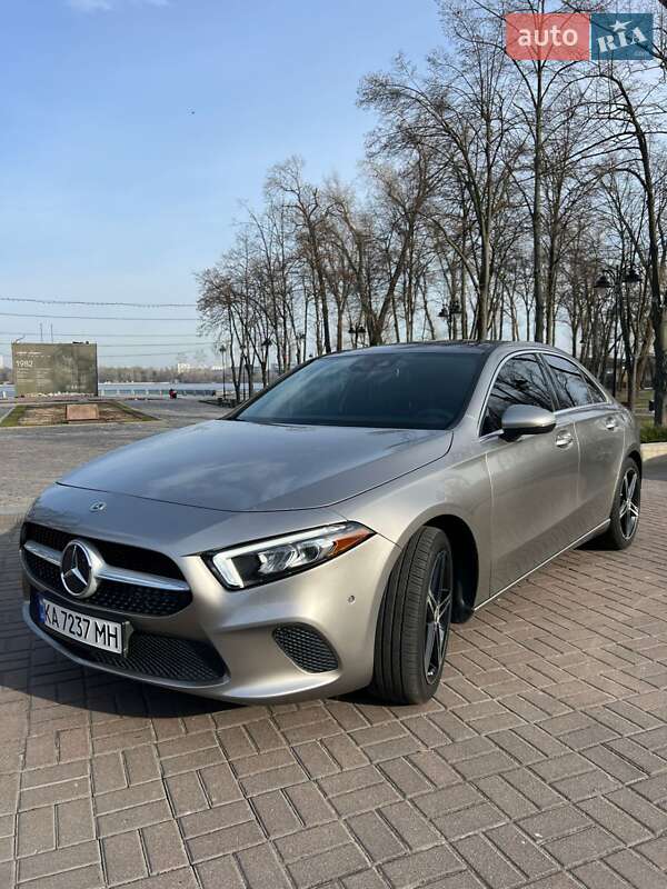 Седан Mercedes-Benz A-Class 2019 в Киеве