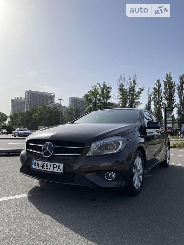 Хэтчбек Mercedes-Benz A-Class 2015 в Киеве