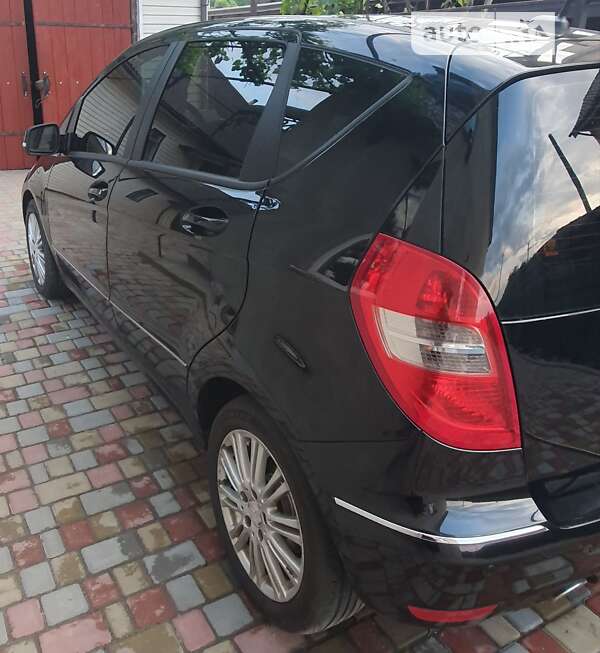 Хэтчбек Mercedes-Benz A-Class 2011 в Киеве фото 7 Хэтчбек Mercedes-Benz A-Class 2011 в Киеве