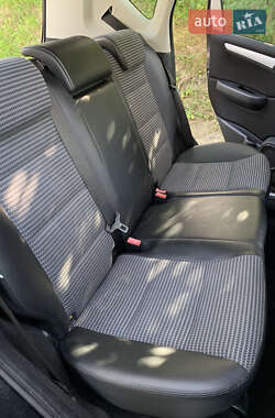 Хэтчбек Mercedes-Benz A-Class 2004 в 