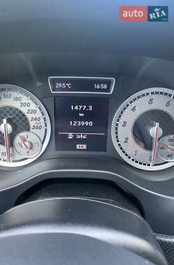 Хэтчбек Mercedes-Benz A-Class 2012 в 