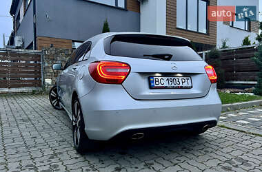 Хетчбек Mercedes-Benz A-Class 2015 в 