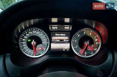 Хетчбек Mercedes-Benz A-Class 2015 в 