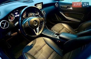 Хетчбек Mercedes-Benz A-Class 2015 в 