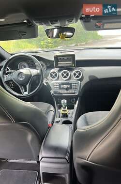 Хэтчбек Mercedes-Benz A-Class 2013 в 