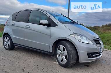 Хэтчбек Mercedes-Benz A-Class 2010 в 