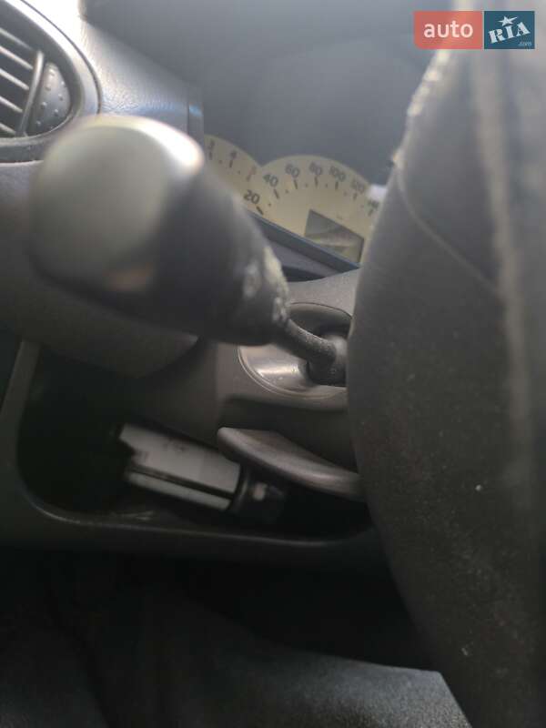 Хэтчбек Mercedes-Benz A-Class 2001 в Киеве фото 7 Хэтчбек Mercedes-Benz A-Class 2001 в Киеве