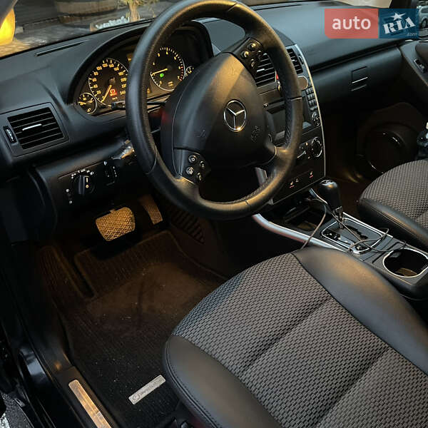 Хетчбек Mercedes-Benz A-Class 2009 в Вишневому фото 4 Хетчбек Mercedes-Benz A-Class 2009 в Вишневому