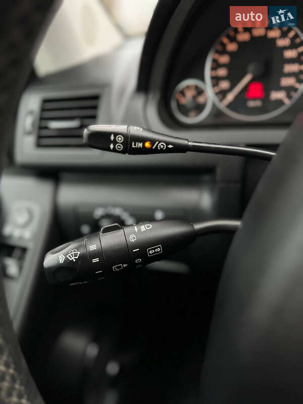 Хетчбек Mercedes-Benz A-Class 2009 в Вишневому фото 20 Хетчбек Mercedes-Benz A-Class 2009 в Вишневому