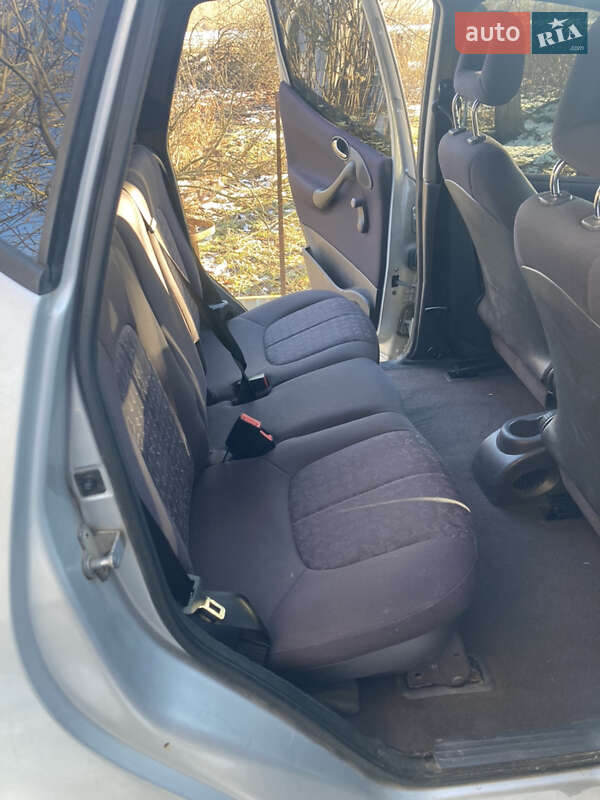 Хэтчбек Mercedes-Benz A-Class 2002 в Владимире фото 14 Хэтчбек Mercedes-Benz A-Class 2002 в Владимире