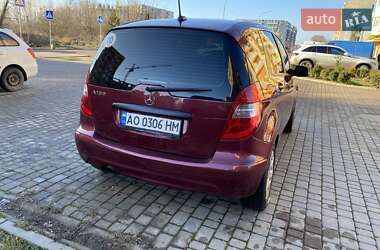 Хэтчбек Mercedes-Benz A-Class 2010 в 