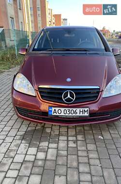 Хэтчбек Mercedes-Benz A-Class 2010 в 