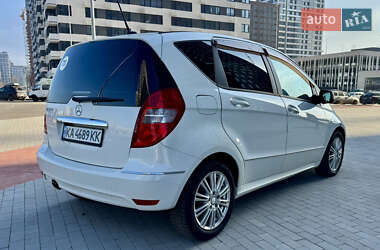 Хэтчбек Mercedes-Benz A-Class 2010 в 