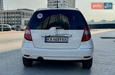 Хэтчбек Mercedes-Benz A-Class 2010 в 