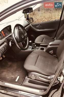 Хэтчбек Mercedes-Benz A-Class 2012 в 