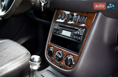 Хэтчбек Mercedes-Benz A-Class 2002 в 