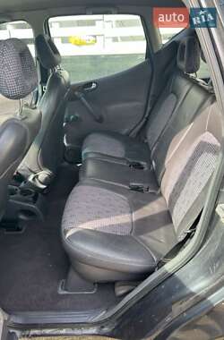 Хетчбек Mercedes-Benz A-Class 2000 в 