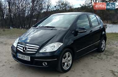 Хэтчбек Mercedes-Benz A-Class 2010 в 