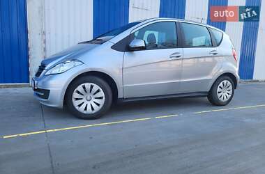 Хетчбек Mercedes-Benz A-Class 2010 в 