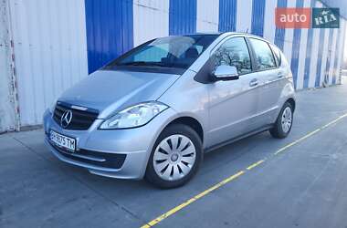 Хетчбек Mercedes-Benz A-Class 2010 в 