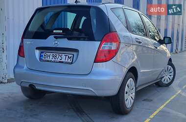 Хетчбек Mercedes-Benz A-Class 2010 в 