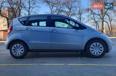 Хетчбек Mercedes-Benz A-Class 2010 в 