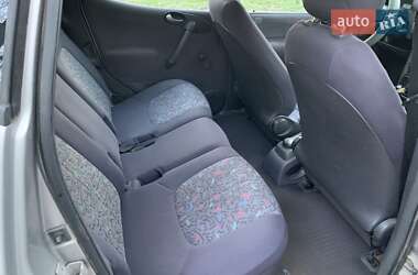 Хэтчбек Mercedes-Benz A-Class 2000 в 