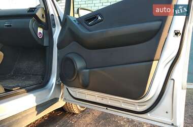 Хетчбек Mercedes-Benz A-Class 2009 в 