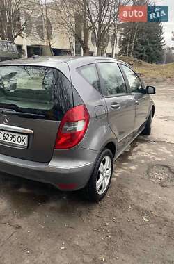 Хэтчбек Mercedes-Benz A-Class 2009 в 