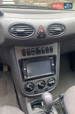 Хэтчбек Mercedes-Benz A-Class 2002 в 