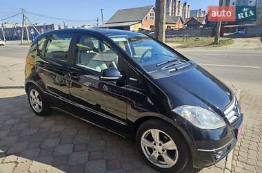 Хэтчбек Mercedes-Benz A-Class 2009 в 