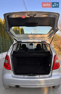 Хэтчбек Mercedes-Benz A-Class 2009 в 