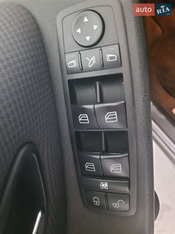 Хэтчбек Mercedes-Benz A-Class 2010 в Каменец-Подольском фото 5 Хэтчбек Mercedes-Benz A-Class 2010 в Каменец-Подольском