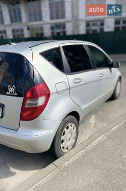 Хетчбек Mercedes-Benz A-Class 2010 в 